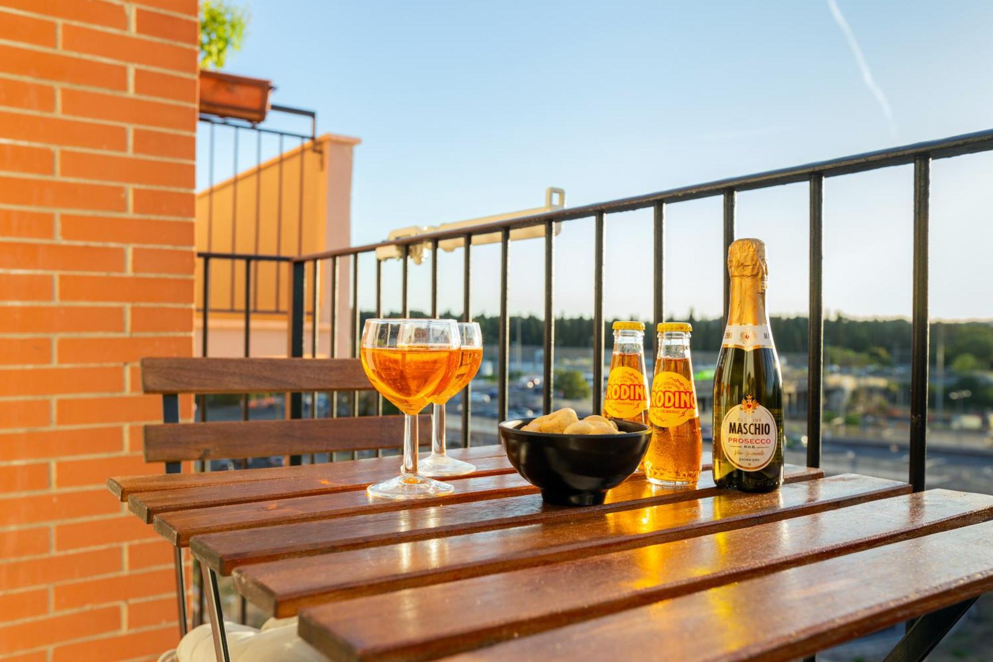 Stylish & Cozy - 5 Star Location- Balcony - City View Rom Exterior foto